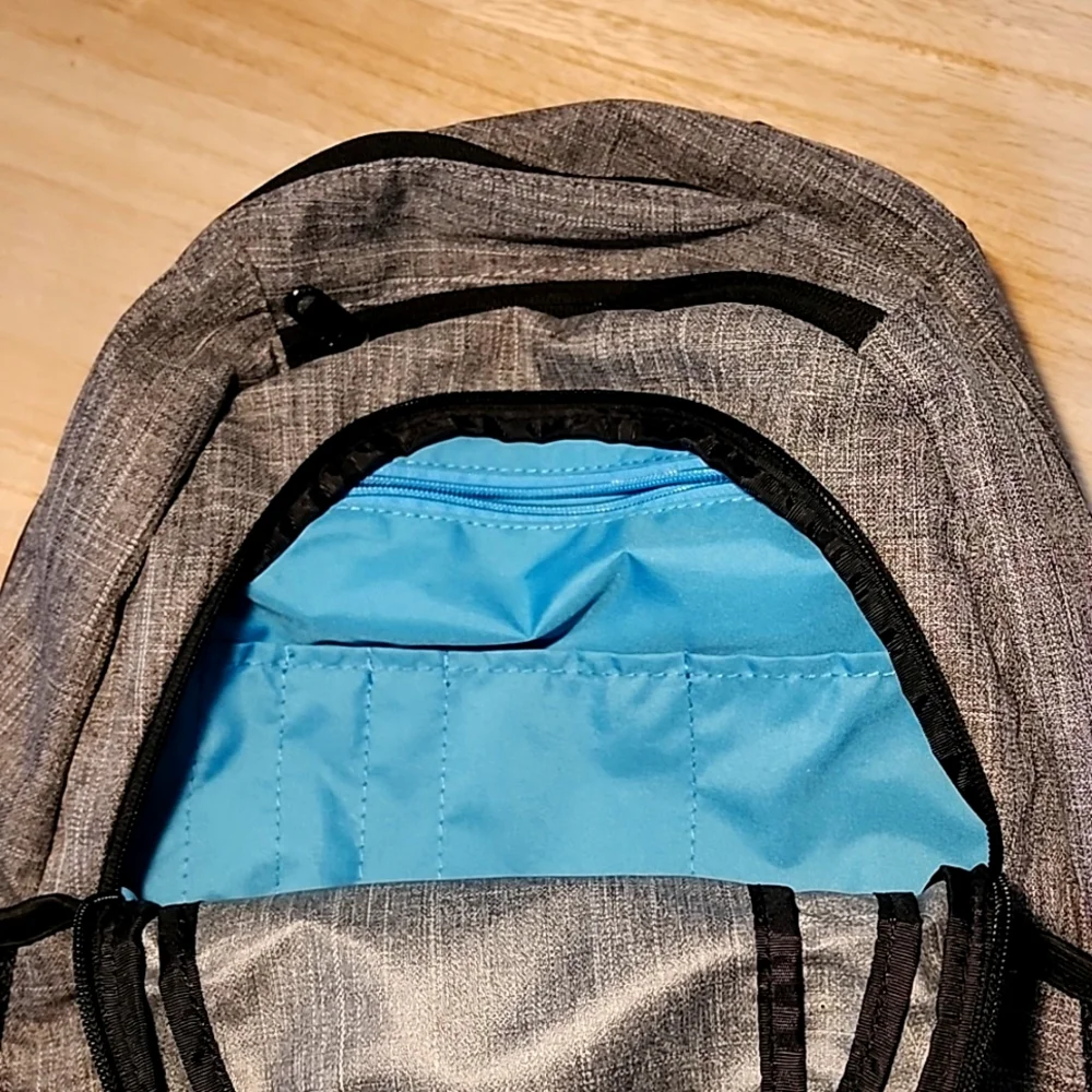 Dakine Backpack - Picture 3 of 4
